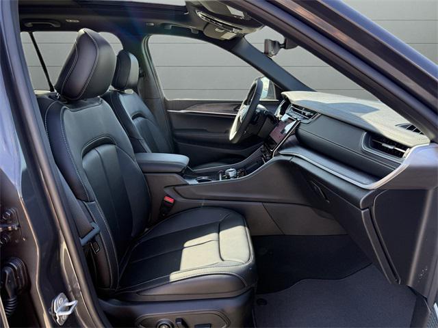 new 2025 Jeep Grand Cherokee car, priced at $50,850