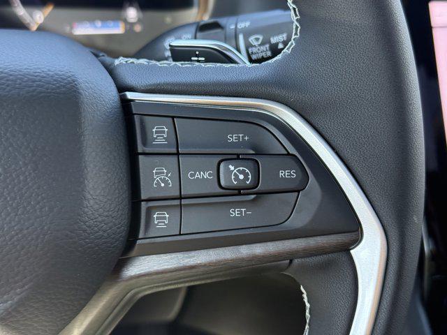 new 2025 Jeep Grand Cherokee car, priced at $51,000