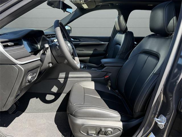new 2025 Jeep Grand Cherokee car, priced at $50,850