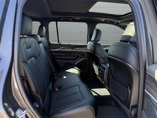 new 2025 Jeep Grand Cherokee car, priced at $53,014