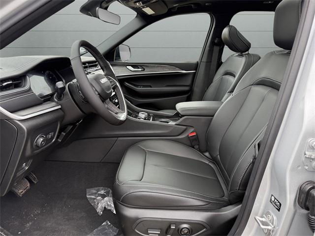 new 2025 Jeep Grand Cherokee car, priced at $50,027