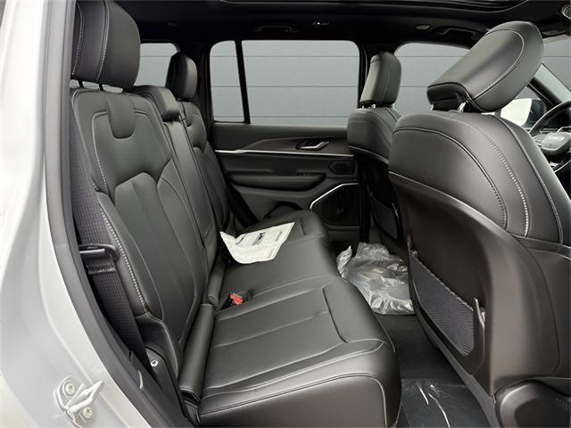 new 2025 Jeep Grand Cherokee car, priced at $50,605