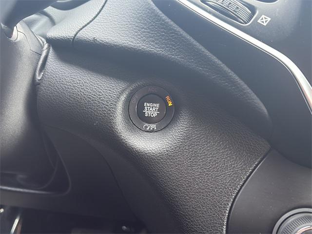 used 2021 Jeep Cherokee car, priced at $19,389
