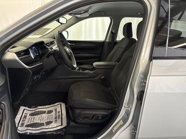 used 2023 Jeep Grand Cherokee car, priced at $31,654