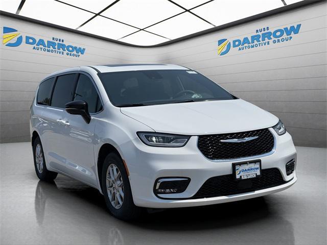 new 2025 Chrysler Pacifica car, priced at $43,061