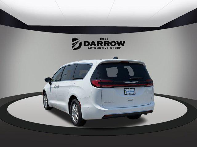 new 2025 Chrysler Pacifica car, priced at $43,061