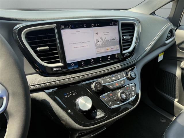 new 2025 Chrysler Pacifica car, priced at $43,061