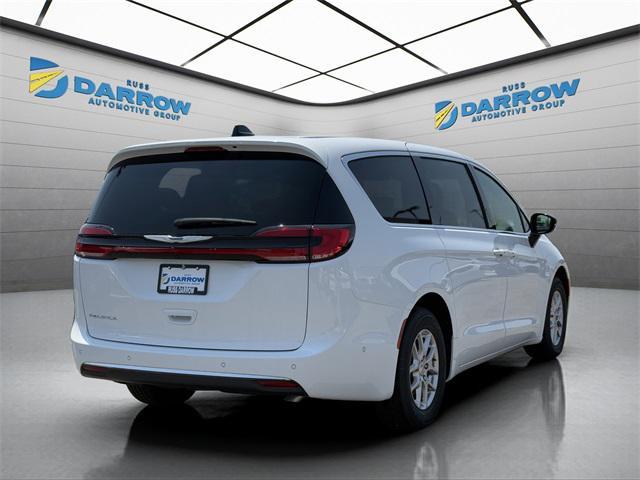 new 2025 Chrysler Pacifica car, priced at $43,061
