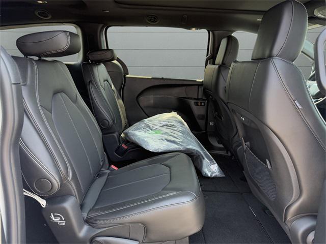 new 2025 Chrysler Pacifica car, priced at $43,061