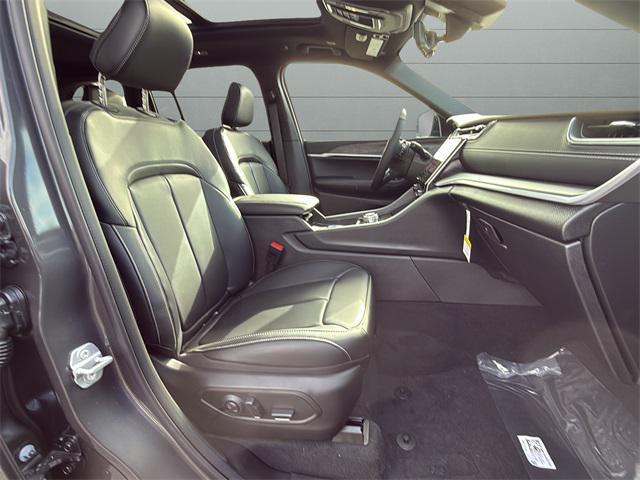 new 2025 Jeep Grand Cherokee car, priced at $53,267