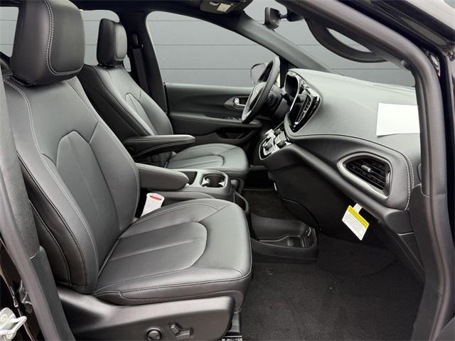 new 2025 Chrysler Pacifica car, priced at $48,111