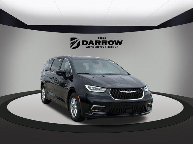new 2025 Chrysler Pacifica car, priced at $47,619