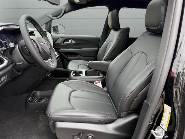 new 2025 Chrysler Pacifica car, priced at $48,111