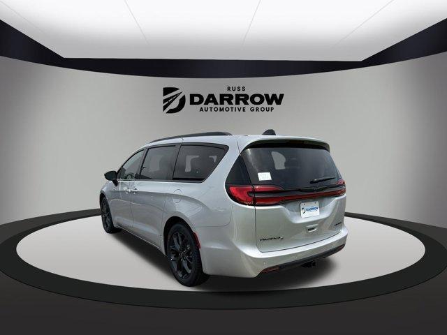 new 2024 Chrysler Pacifica car, priced at $52,460