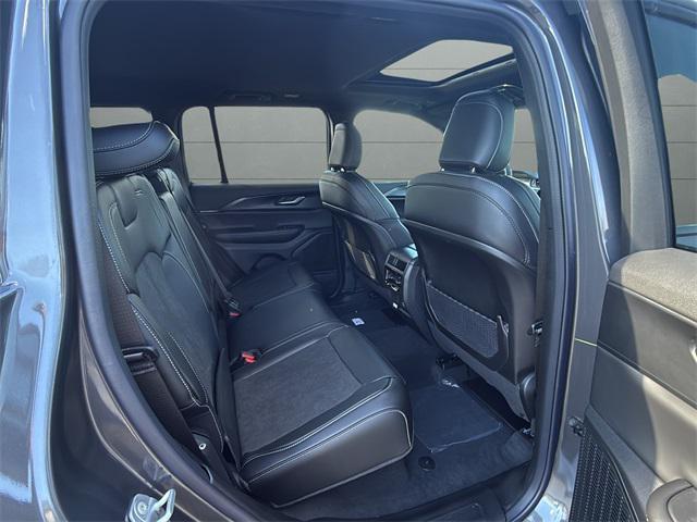 new 2025 Jeep Grand Cherokee car, priced at $47,083