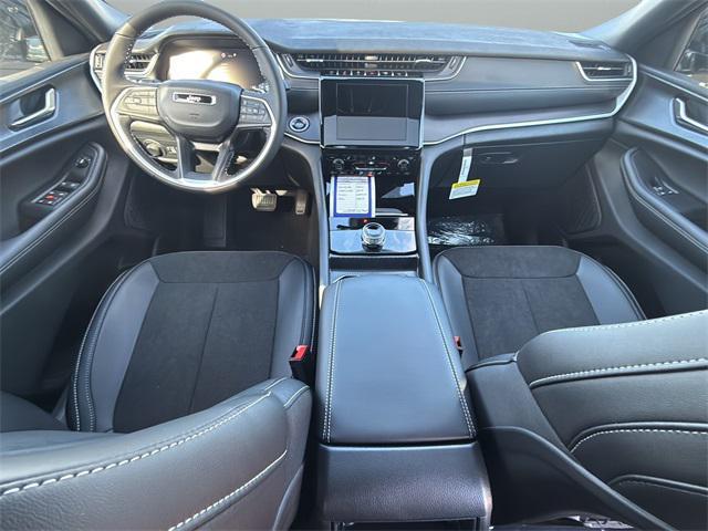 new 2025 Jeep Grand Cherokee car, priced at $47,083