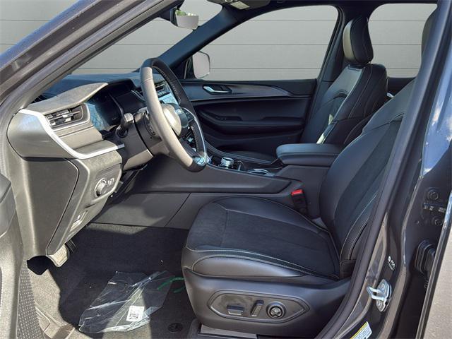 new 2025 Jeep Grand Cherokee car, priced at $47,083