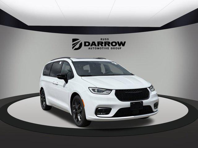 new 2025 Chrysler Pacifica car, priced at $49,066