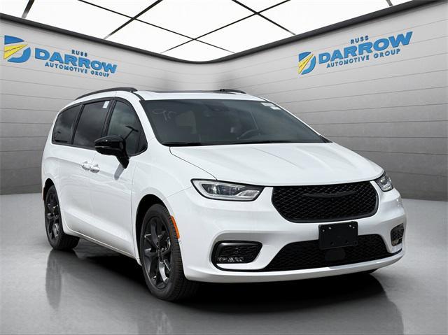 new 2025 Chrysler Pacifica car, priced at $50,553