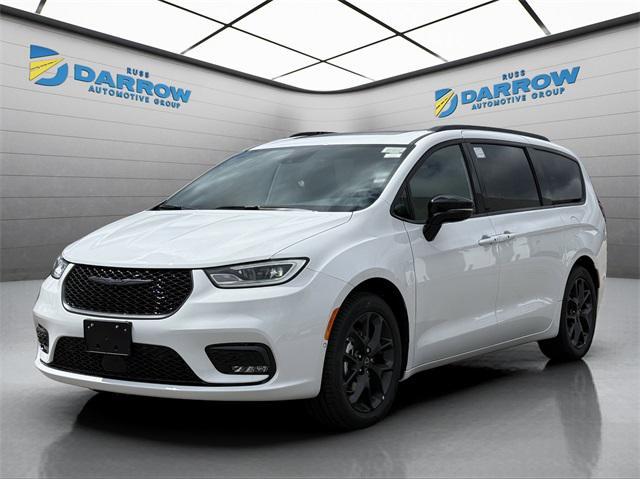 new 2025 Chrysler Pacifica car, priced at $50,553