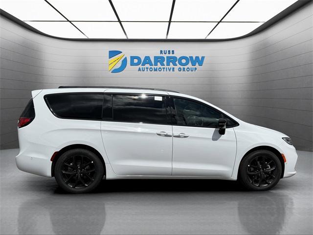 new 2025 Chrysler Pacifica car, priced at $50,553