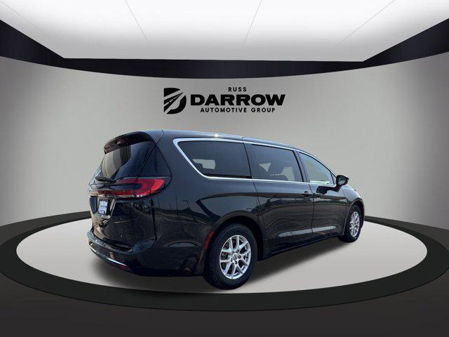 used 2023 Chrysler Pacifica car, priced at $23,354