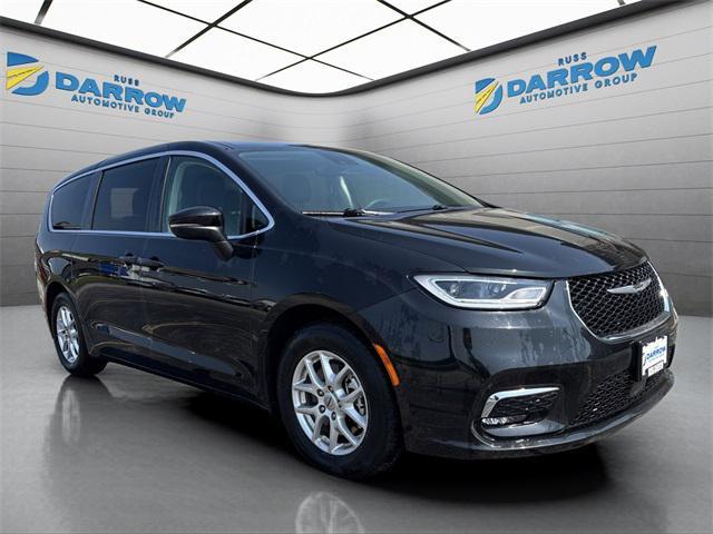 used 2023 Chrysler Pacifica car, priced at $23,138