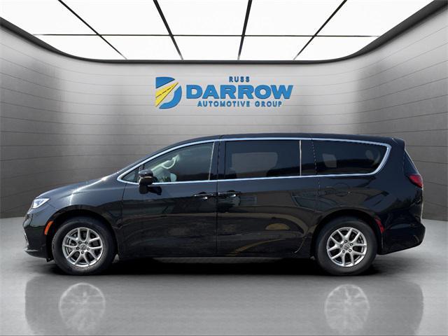 used 2023 Chrysler Pacifica car, priced at $23,138