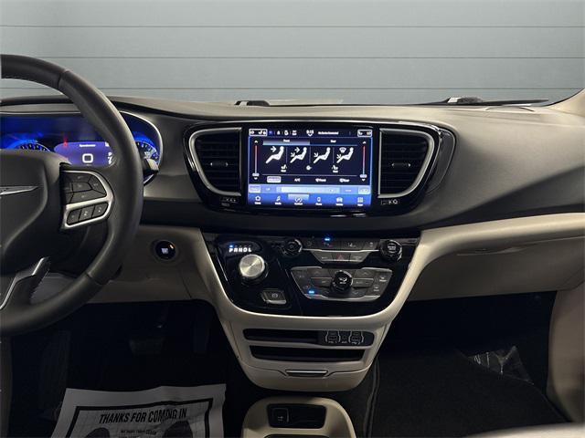 used 2023 Chrysler Pacifica car, priced at $23,138