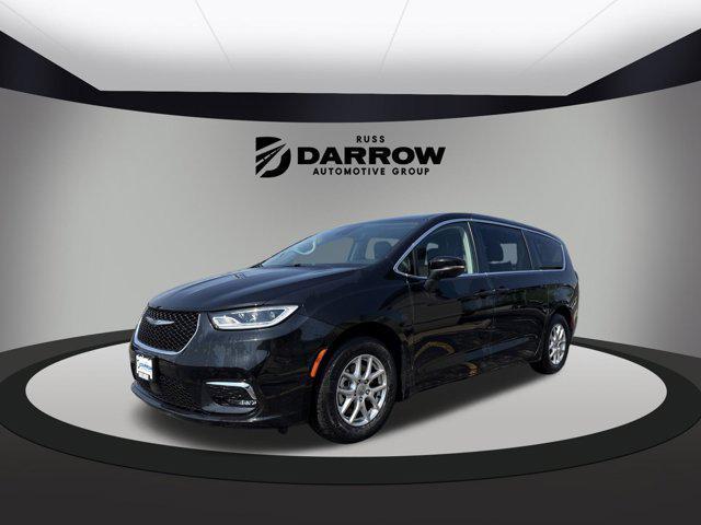 used 2023 Chrysler Pacifica car, priced at $23,354