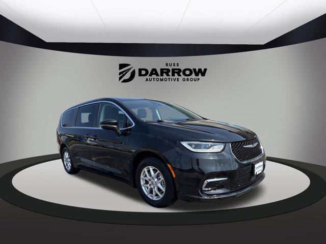 used 2023 Chrysler Pacifica car, priced at $23,354