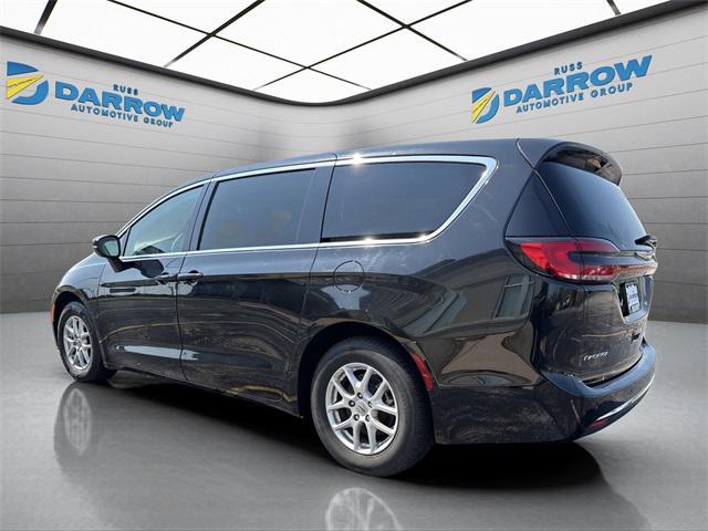 used 2023 Chrysler Pacifica car, priced at $23,138