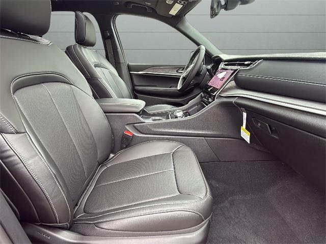 new 2025 Jeep Grand Cherokee car, priced at $54,115
