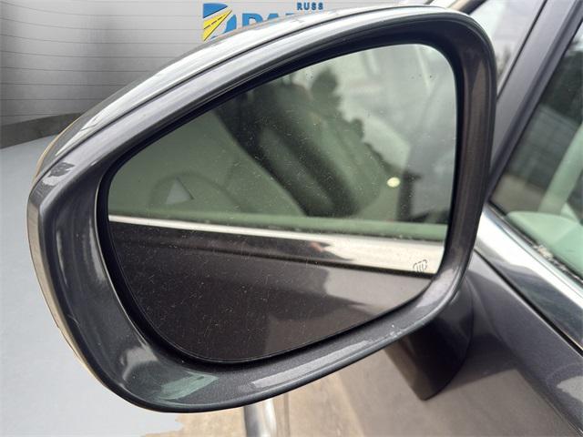 used 2018 Chrysler Pacifica Hybrid car, priced at $15,306