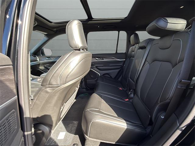 new 2025 Jeep Grand Cherokee car, priced at $54,115