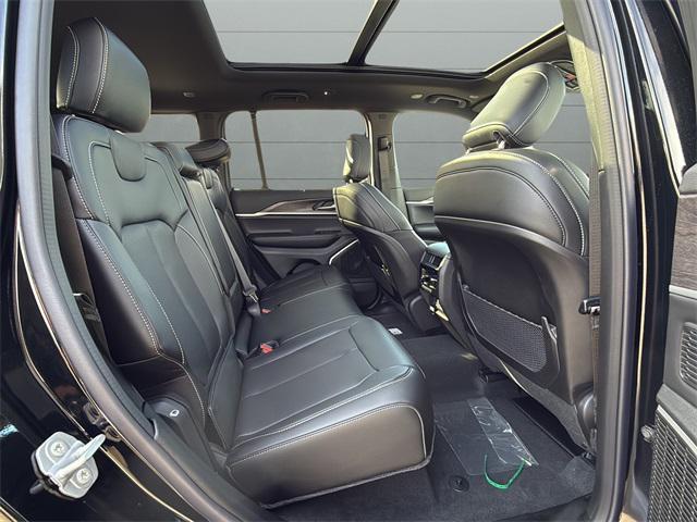 new 2025 Jeep Grand Cherokee car, priced at $54,115