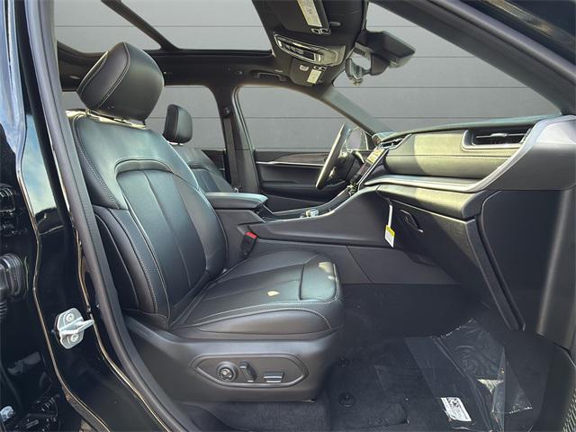 new 2025 Jeep Grand Cherokee car, priced at $54,115