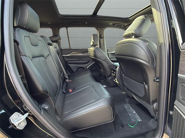 new 2025 Jeep Grand Cherokee car, priced at $54,115