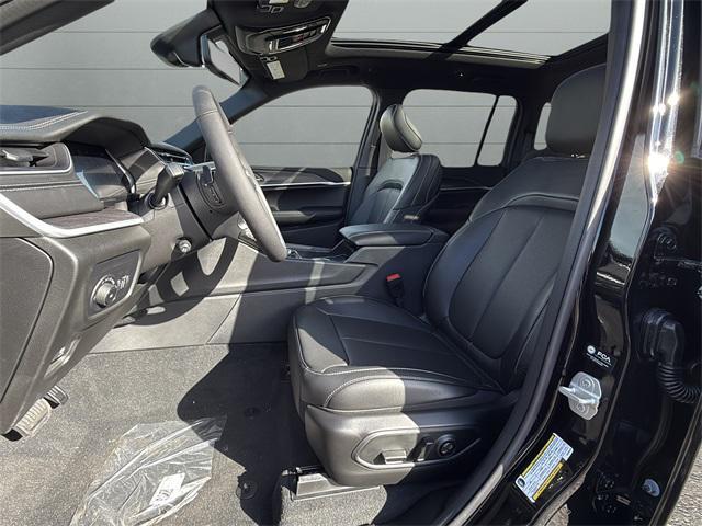 new 2025 Jeep Grand Cherokee car, priced at $54,115
