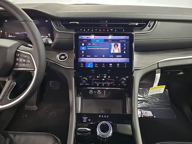 new 2025 Jeep Grand Cherokee car, priced at $50,300