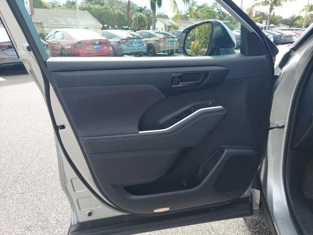 used 2024 Toyota Highlander car, priced at $35,378