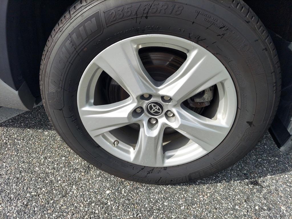 used 2024 Toyota Highlander car, priced at $35,378