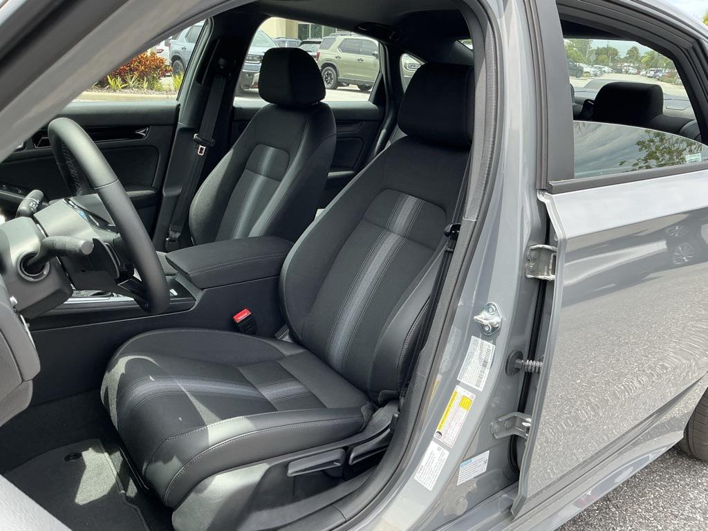 new 2025 Honda Civic Hybrid car