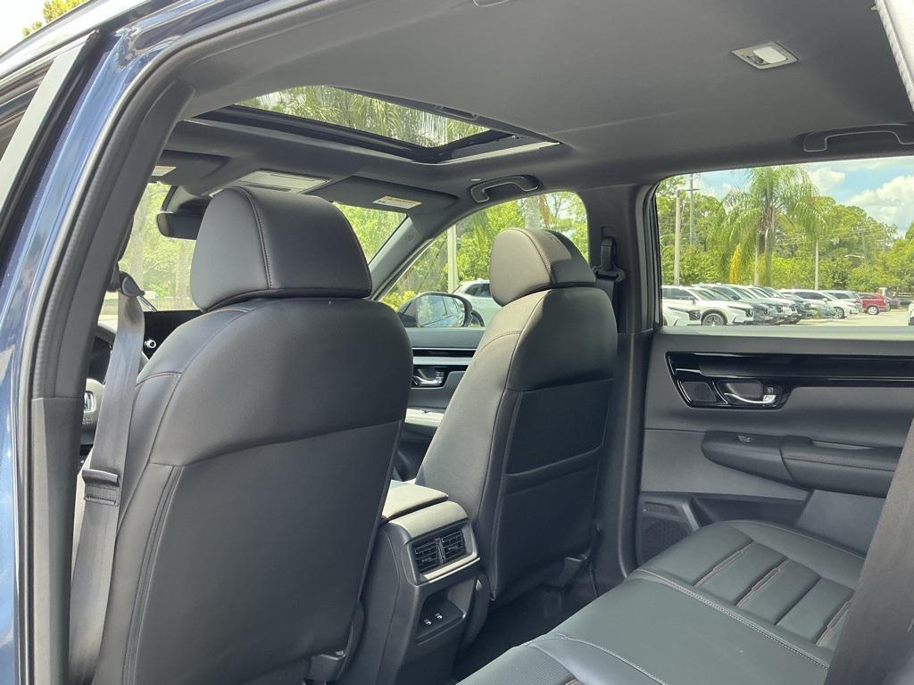 new 2026 Honda CR-V Hybrid car, priced at $43,645