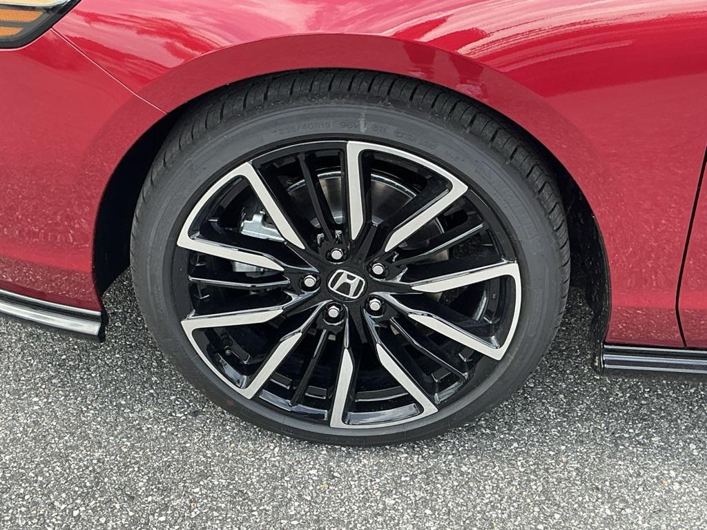 new 2025 Honda Accord Hybrid car, priced at $39,405