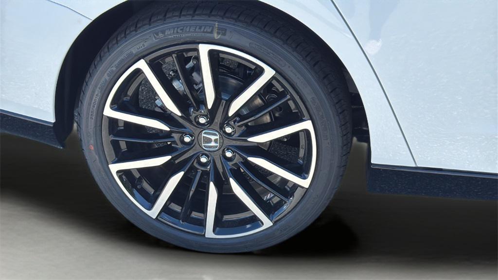 new 2025 Honda Accord Hybrid car, priced at $39,450