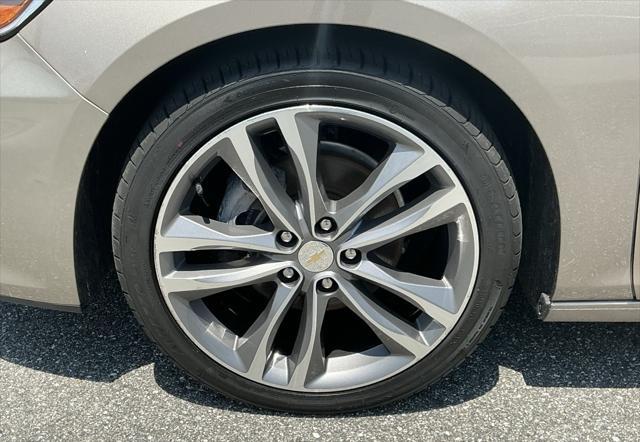 used 2023 Chevrolet Malibu car, priced at $18,642