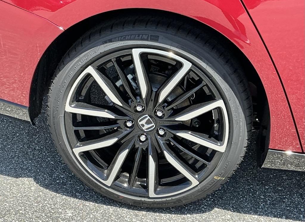 new 2025 Honda Accord Hybrid car, priced at $39,405
