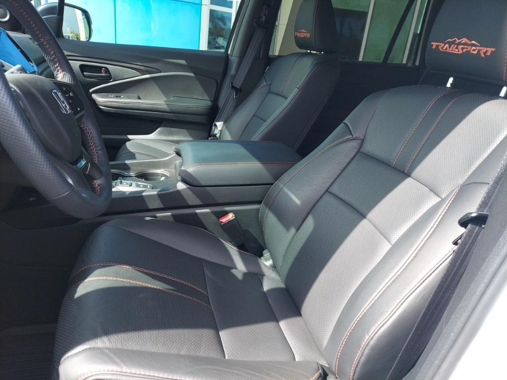 used 2025 Honda Passport car, priced at $41,391