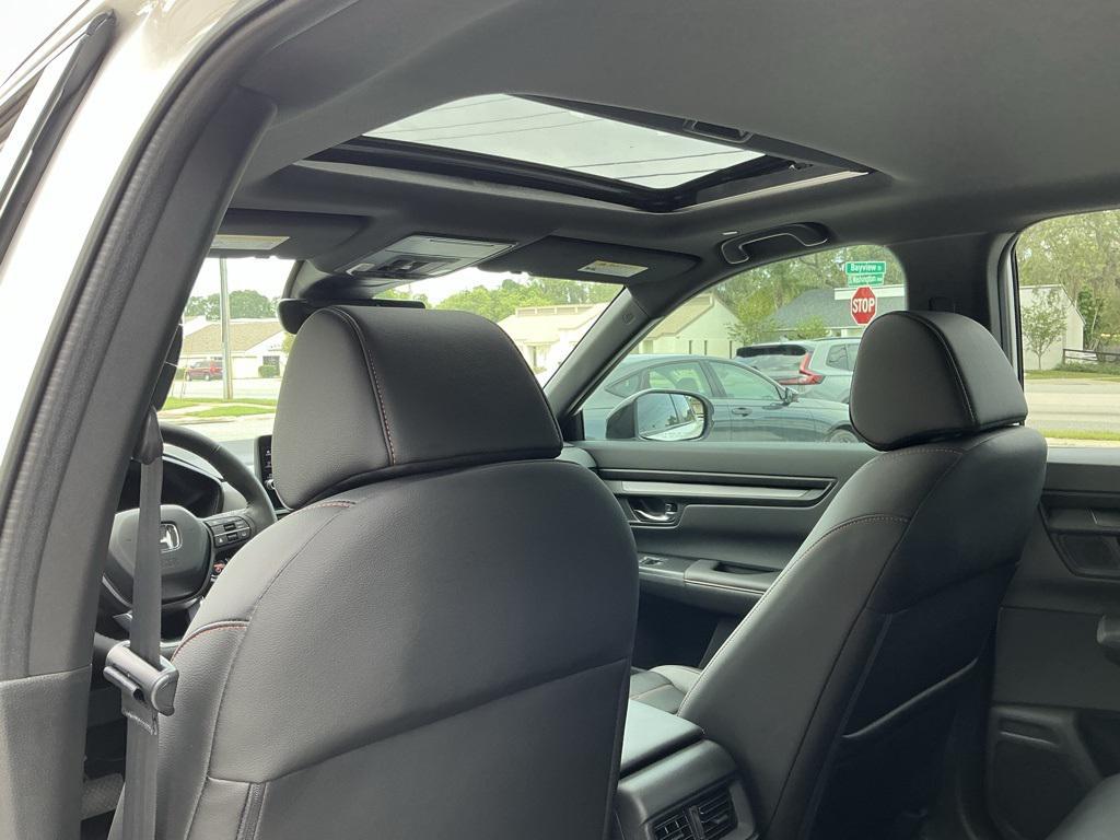 new 2026 Honda CR-V Hybrid car, priced at $40,575